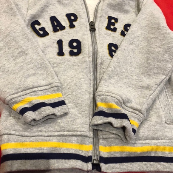 π»Gap 4T zip up sweatshirt π» - Picture 2 of 4